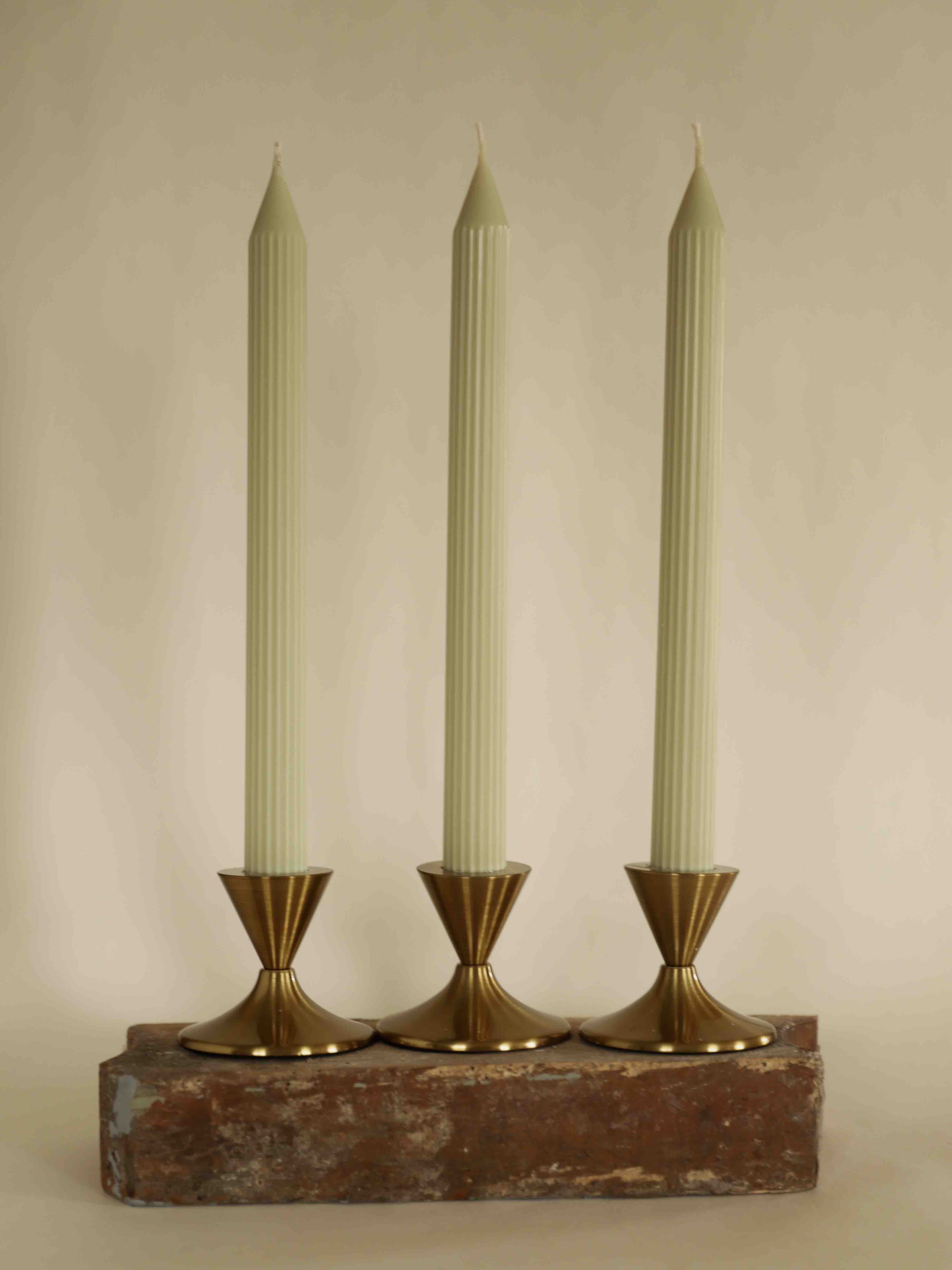 Sovija (spalva: pistacijų)