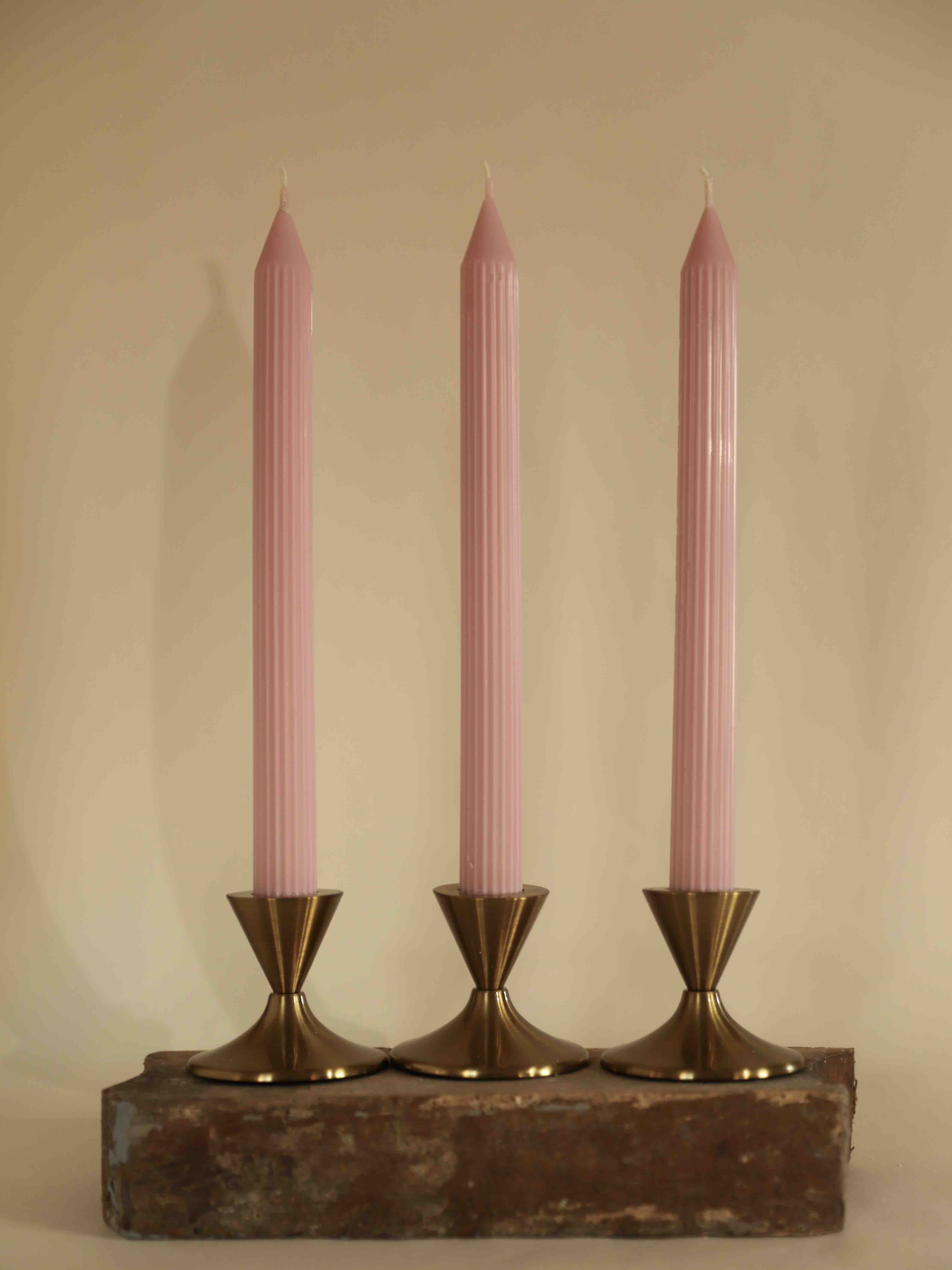 Sovija (spalva: sendinta rožė)