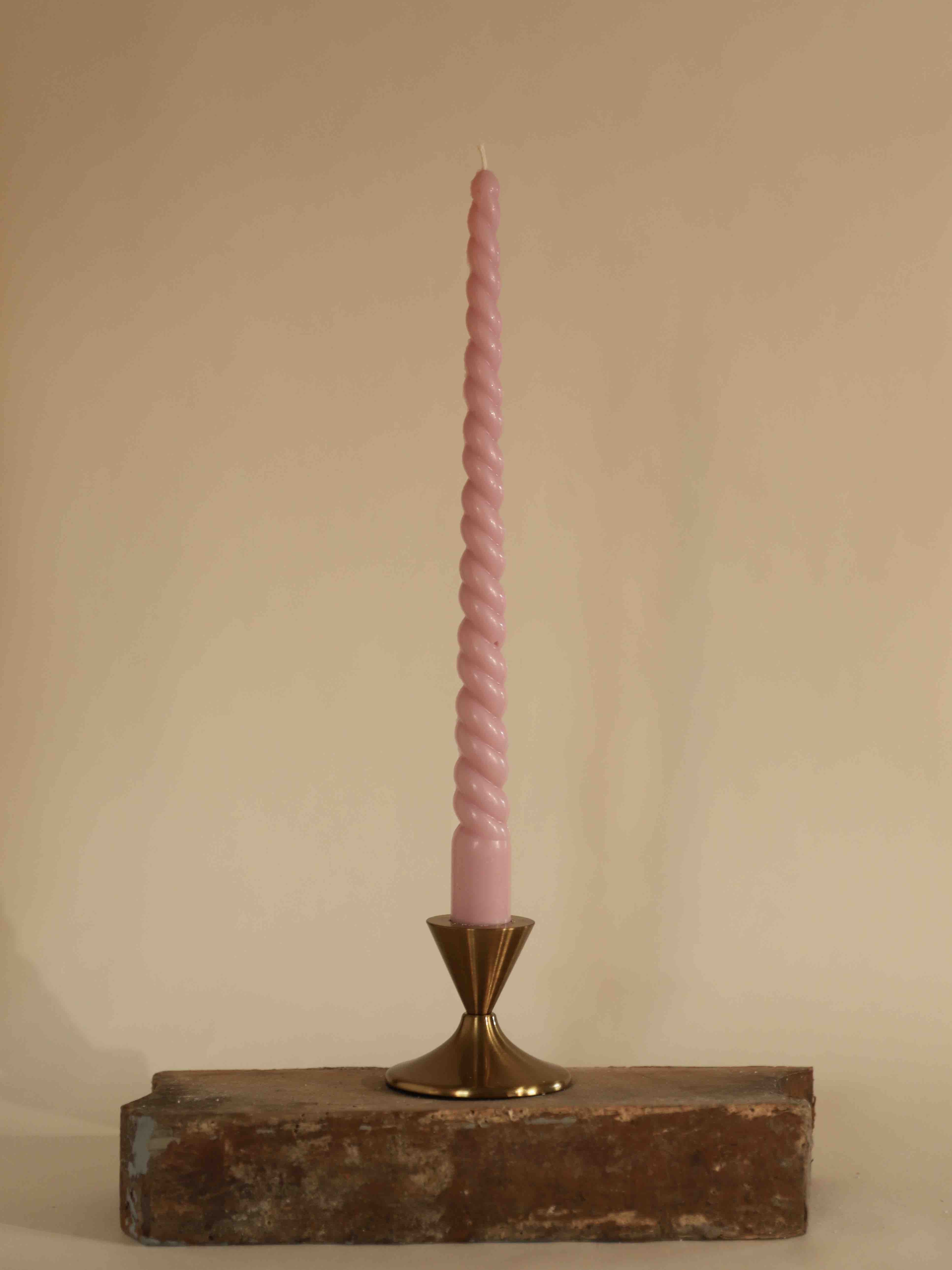 Taura (spalva: sendinta rožė)