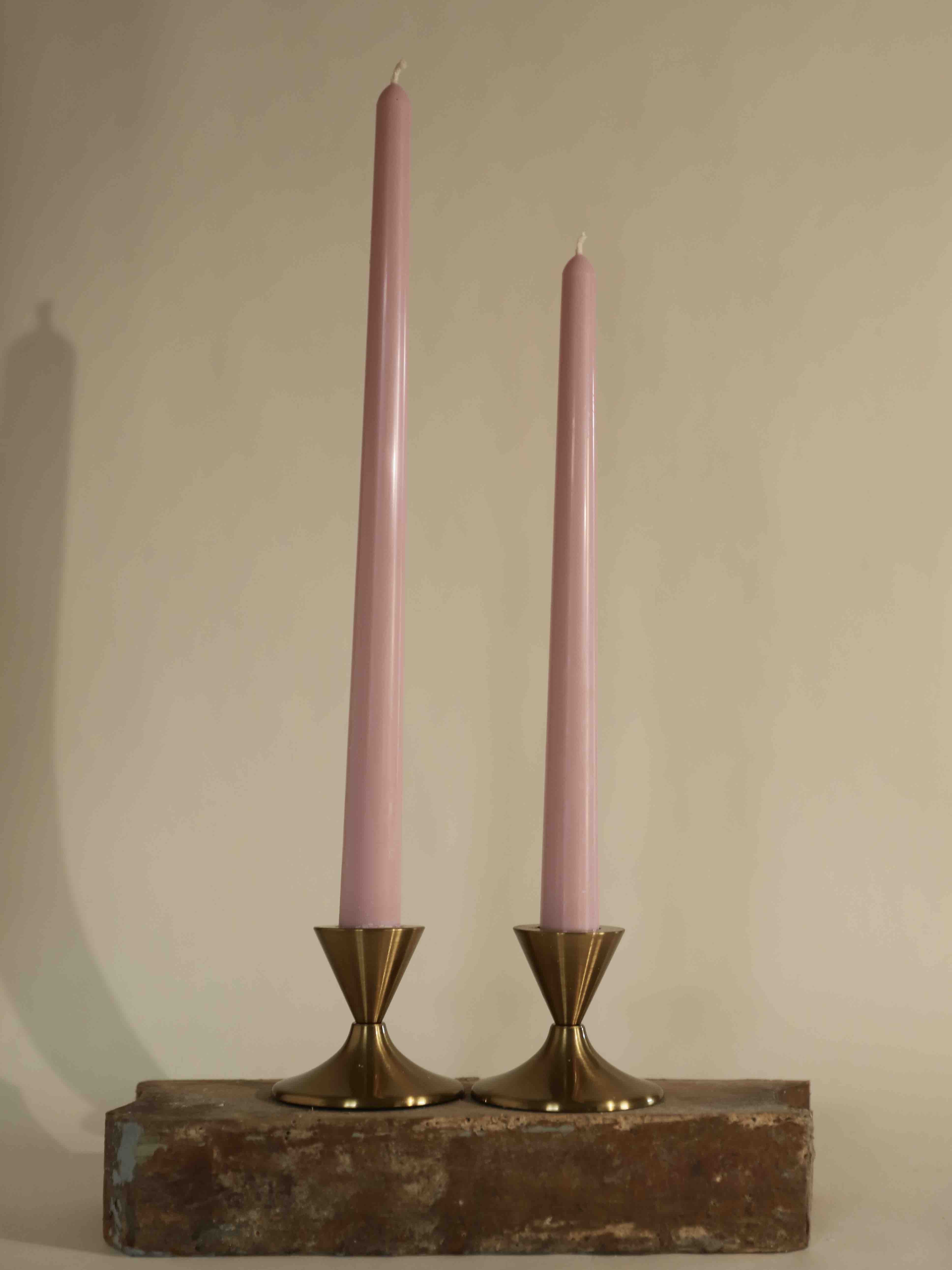 Girė (spalva: sendinta rožė)